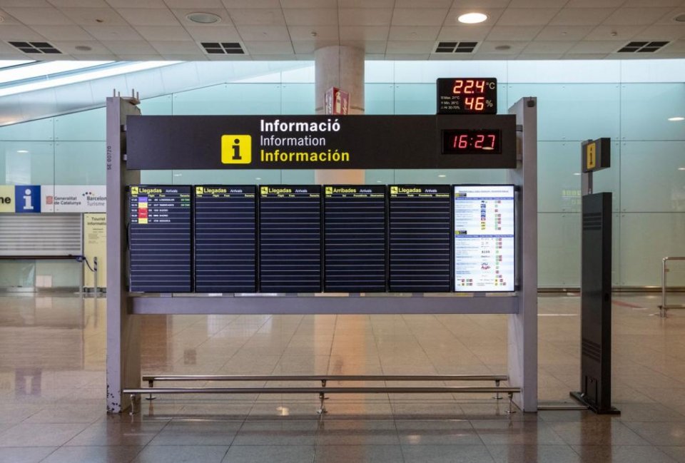 An image of a flight arrivals board at Barcelona airport