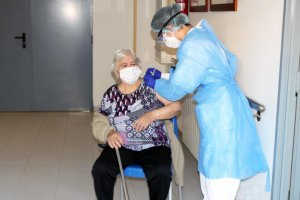 The Valencian health authorities have started to administer the second jab of the Pfizer Covid-19 vaccine at the 'Verge del Miracle' residential care home in Rafelbunyol on 17 January 2020. 