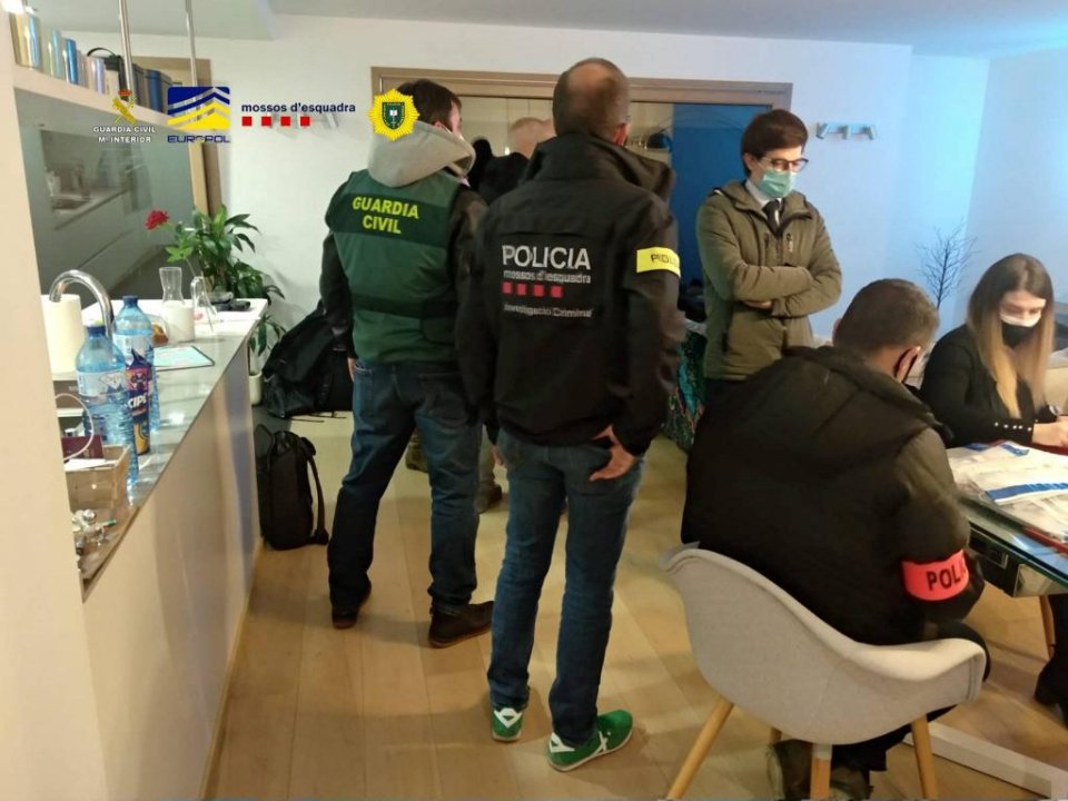 Agents of the Andorran police, the Guardia Civil, the Mossos d'Esquadra and Europol
