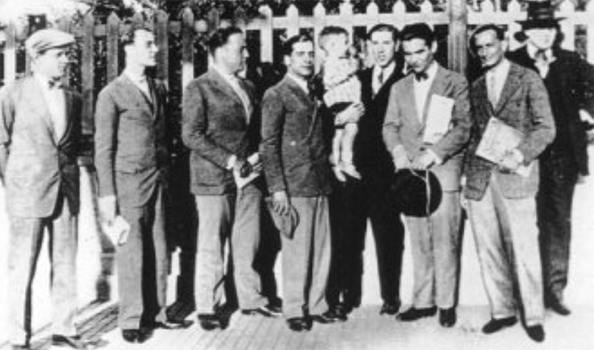 Editors of "l'Amis de les Arts" (Friends of the Arts) and of "Manifest Groc", including Salvador Dalí and Federico García Lorca, in Sitges in 1927. (Archive / L'Eco)