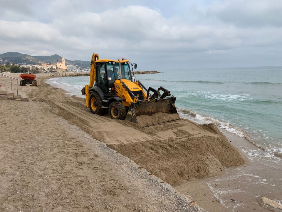 Work taking place on the beach in Sitges