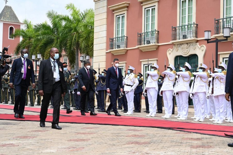 Spanish PM Pedro Sánchez being received by João Lourenço, President of Angola