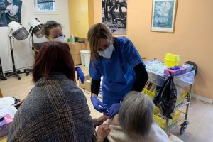Vaccinations being administered at the Sitges Park residential home.