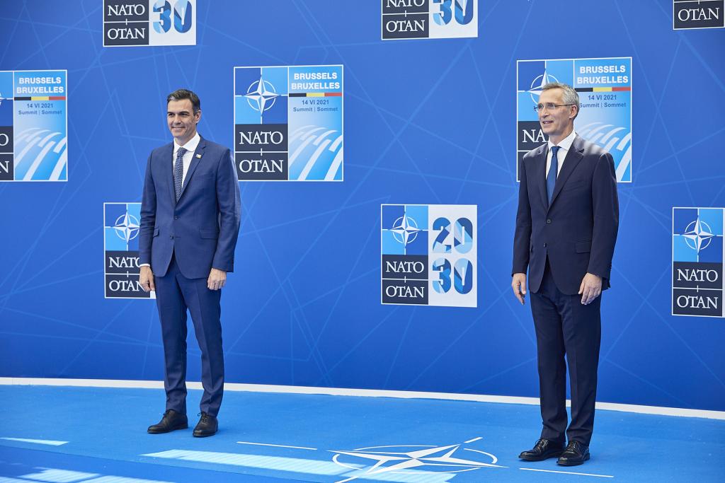 Spanish PM Pedro Sánchez with NATO Secretary General Jens Stoltenberg.