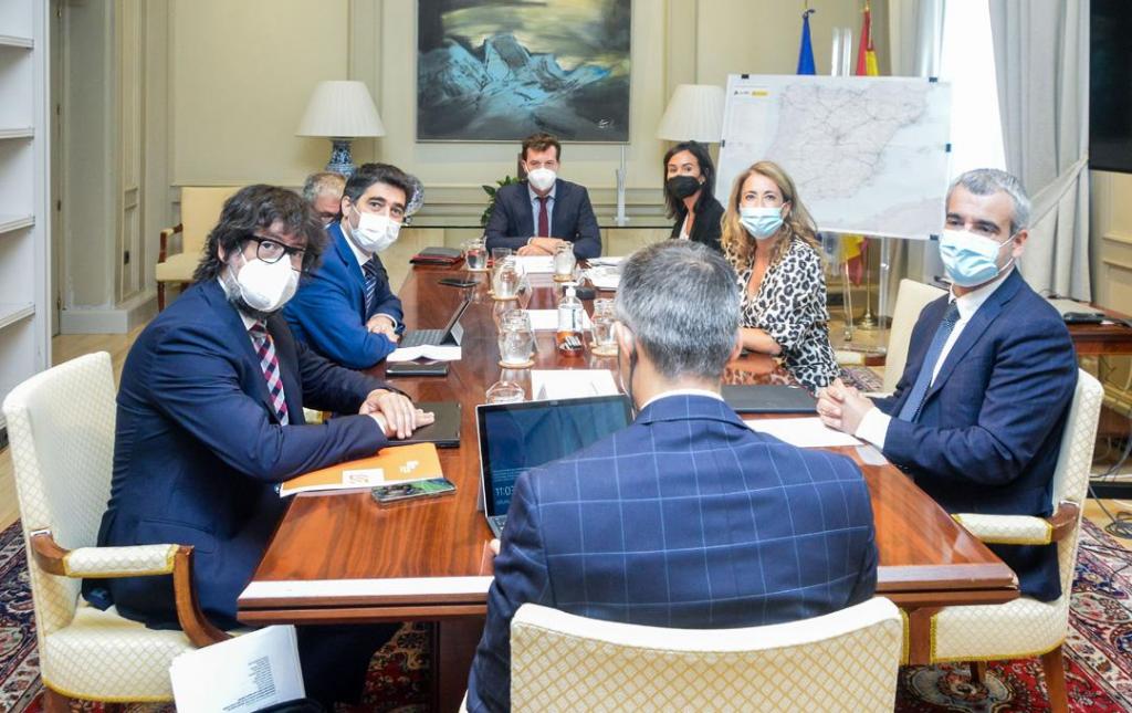 Meeting between Spanish Minister of Transport, Raquel Sánchez, and vice president of the Catalan government, Jordi Puigneró.