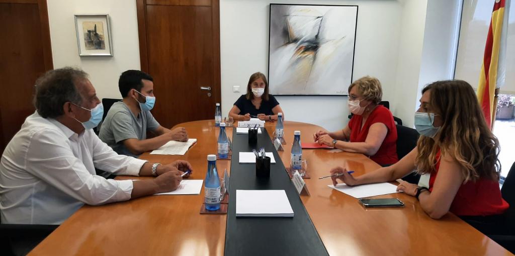 Meeting between the regional health minister, Ana Barceló, and education minister, Vicent Marzà.