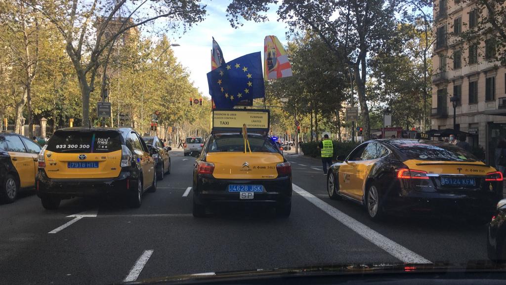 Image from the protest on 28 September 2021, tweeted by Elite Taxis Barcelona.