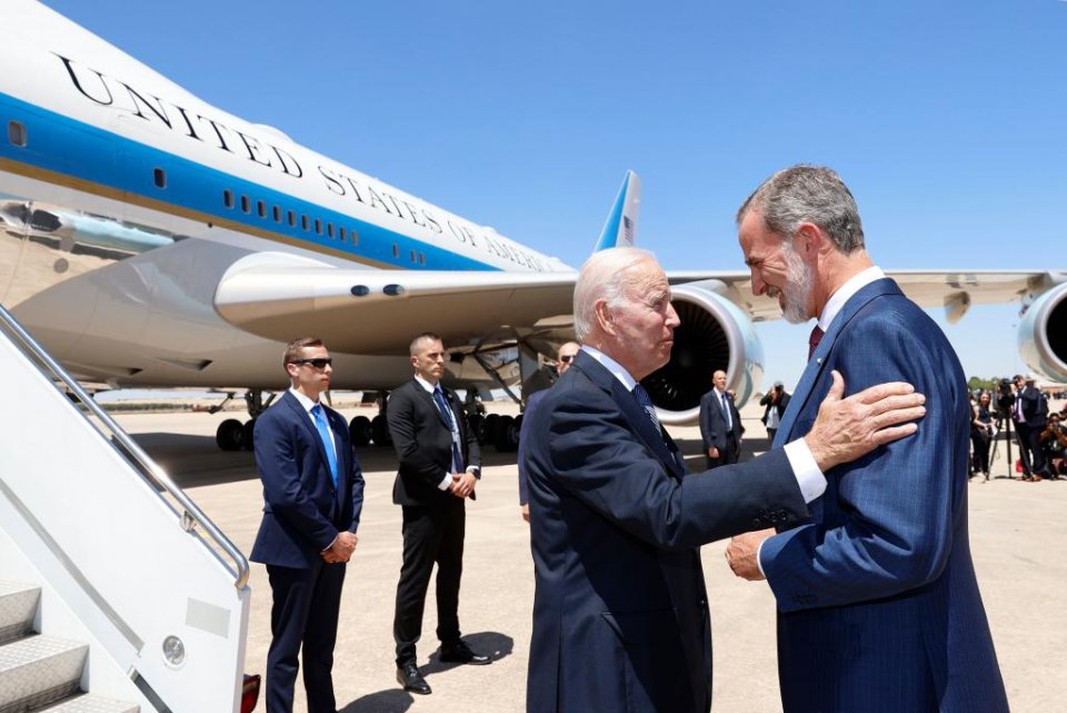 US President Joe Biden being greeted by King Felipe VI on 28 June 2022.