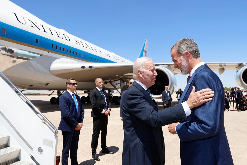 US President Joe Biden being greeted by King Felipe VI on 28 June 2022.
