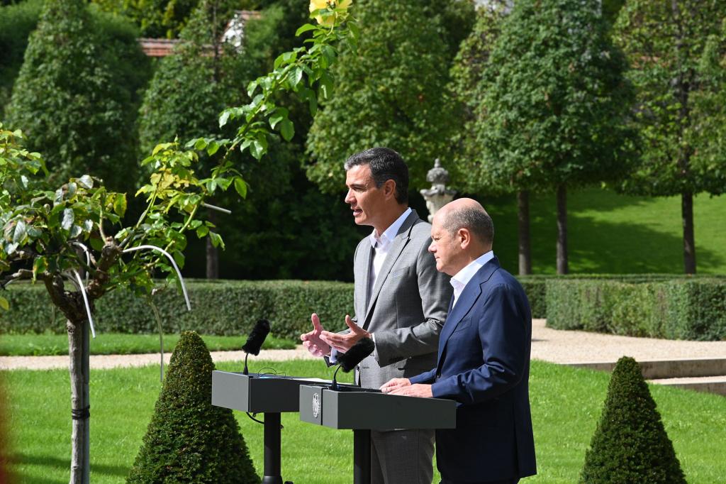 Spanish PM Pedro Sánchez with German Chancellor Olaf Scholz