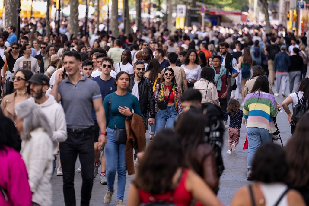 Spain’s population reaches all-time high of 49.4 million, driven by...