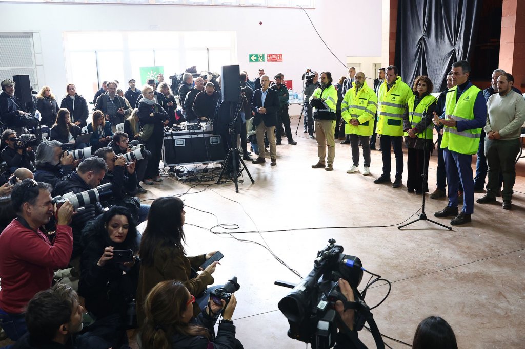 Sánchez vows ‘to get to the truth’ about cause of train tragedy, as Spain declares three days of mourning