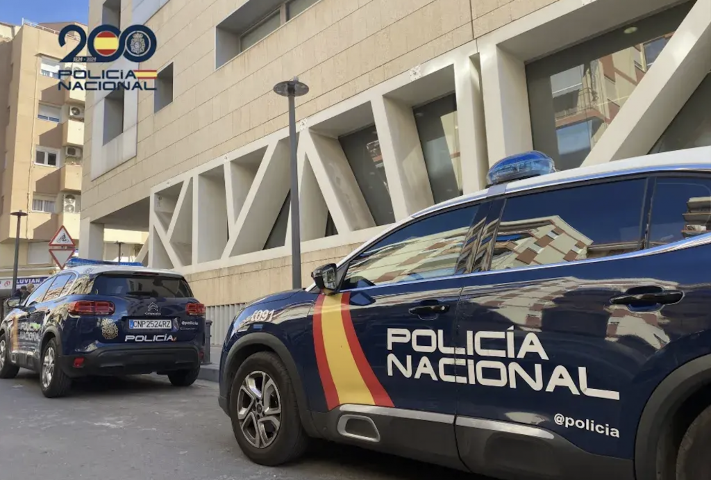 Police arrest gang accused of scamming foreign property buyers in Alicante