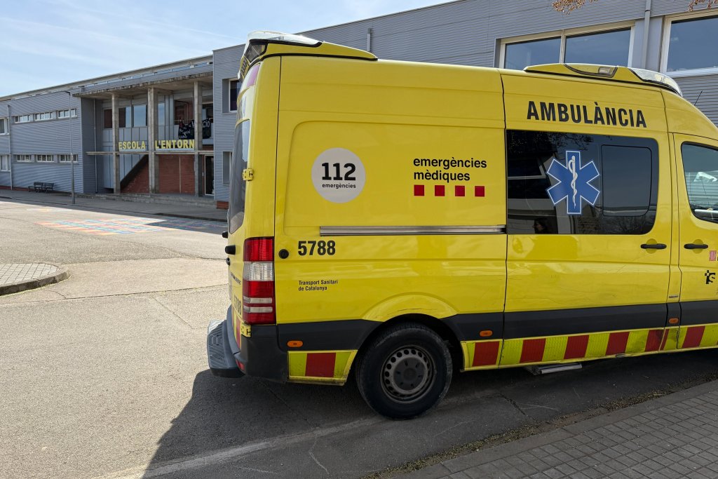 Three children injured in chemistry experiment explosion at school in Catalonia