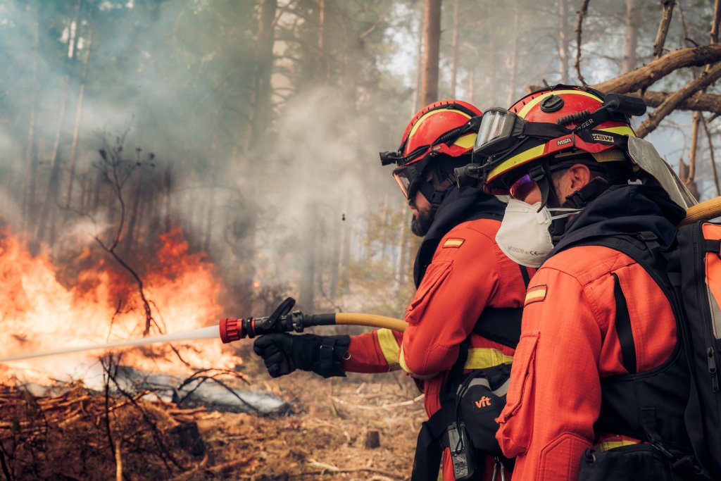 Studies says climate change dramatically increased likelihood of devastating Spain and France wildfires - Spain in English